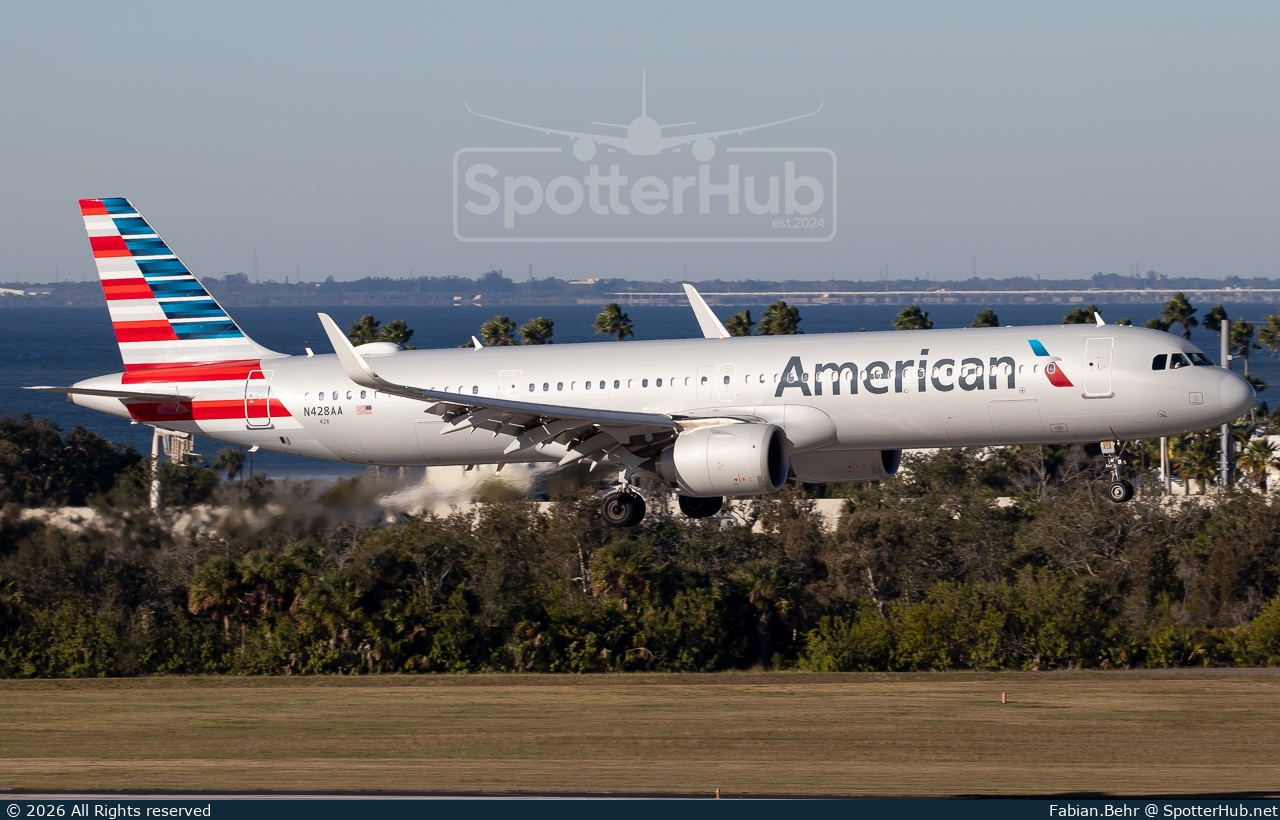 Photo of N428AA - Airbus A321-253NX operated by American Airlines