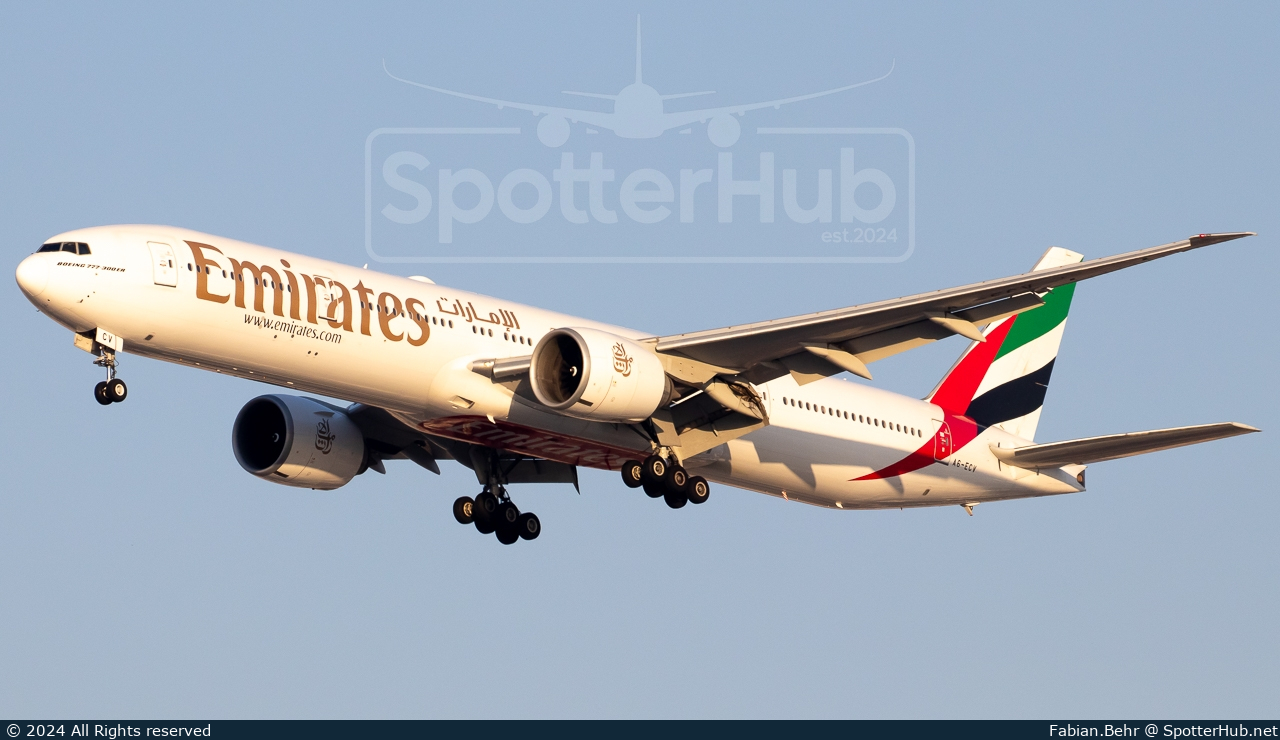 Photo of A6-ECV - Boeing 777-31H(ER) operated by Emirates