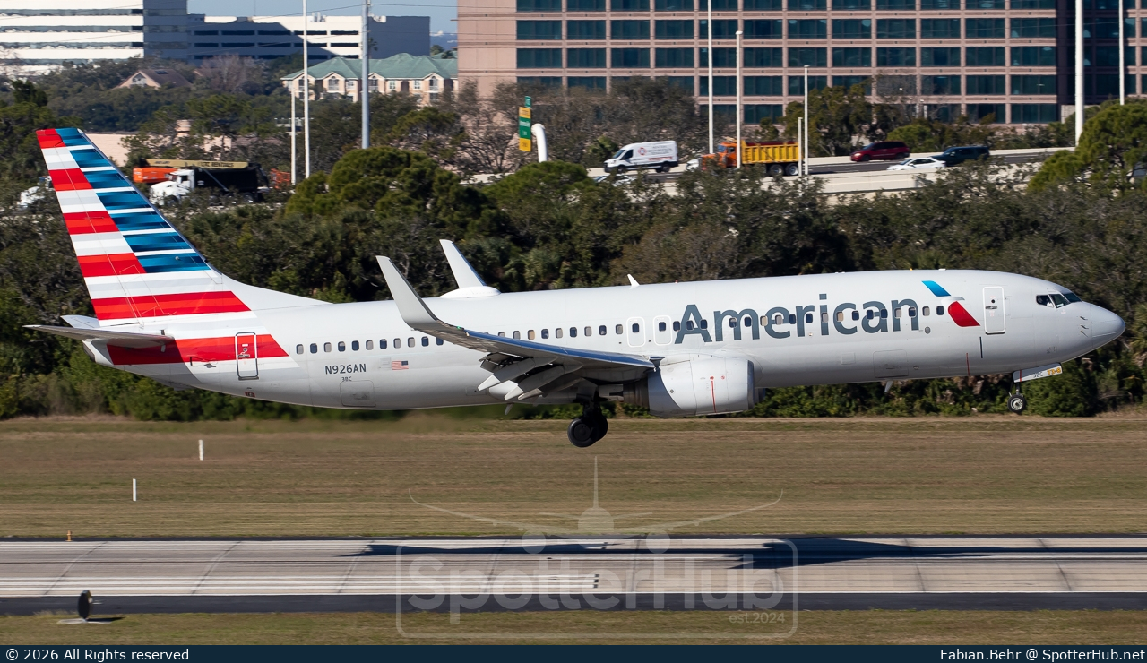 Photo of N926AN - Boeing 737-823 operated by American Airlines