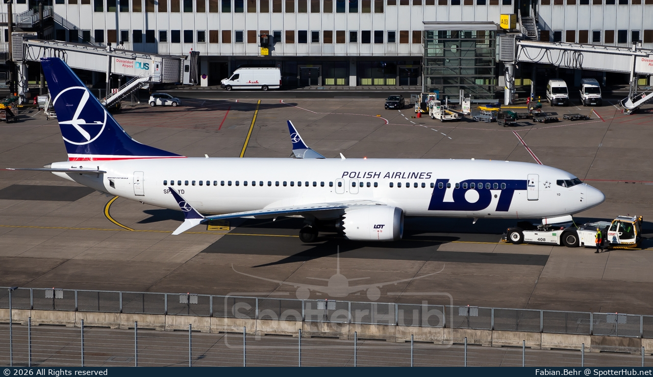 Photo of SP-LYD - Boeing 737 MAX 8 operated by LOT Polish Airlines