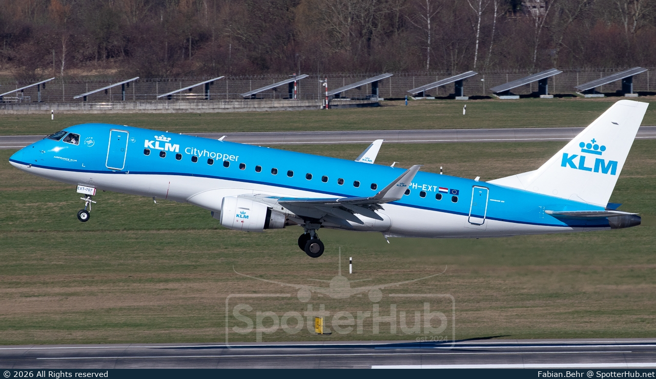 Photo of PH-EXT - Embraer ERJ-175STD operated by KLM Cityhopper