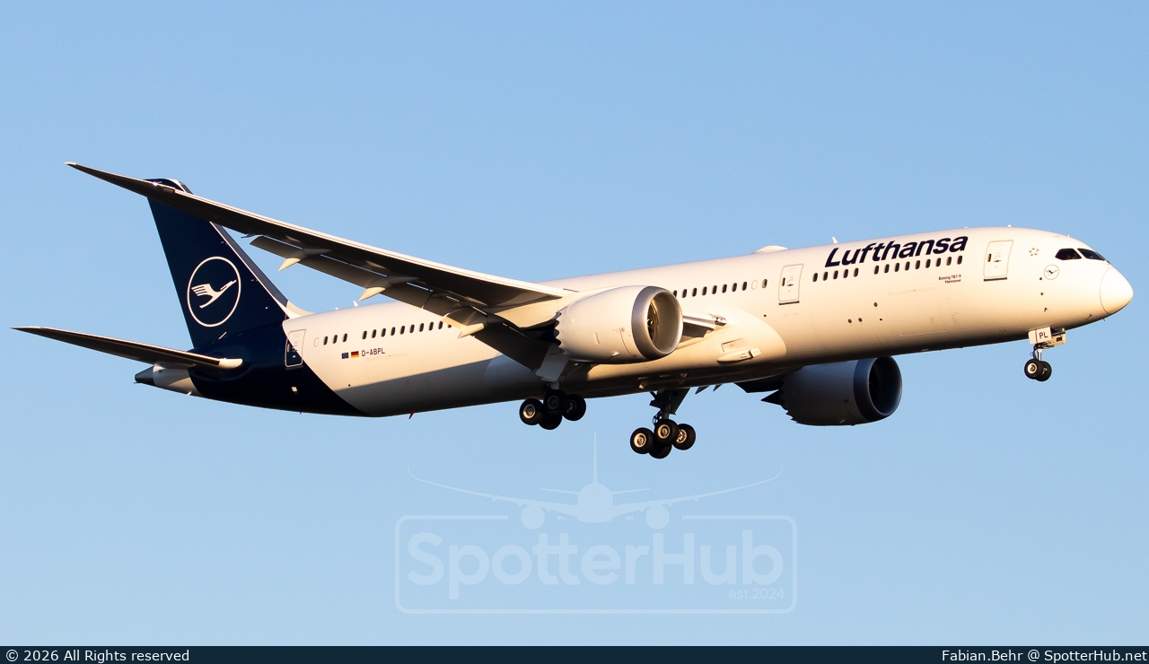 Photo of D-ABPL - Boeing 787-9 Dreamliner operated by Lufthansa