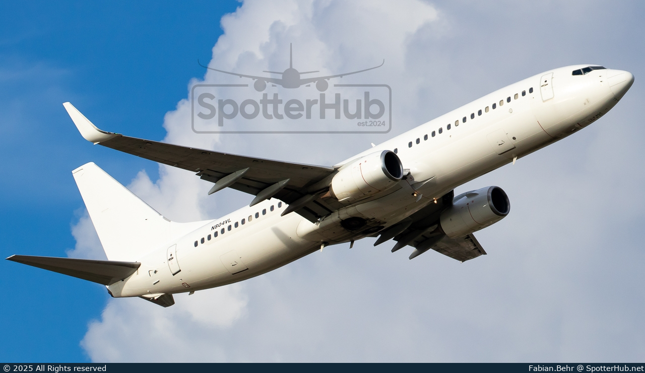 Photo of N804VL - Boeing 737-86N operated by Avelo Airlines
