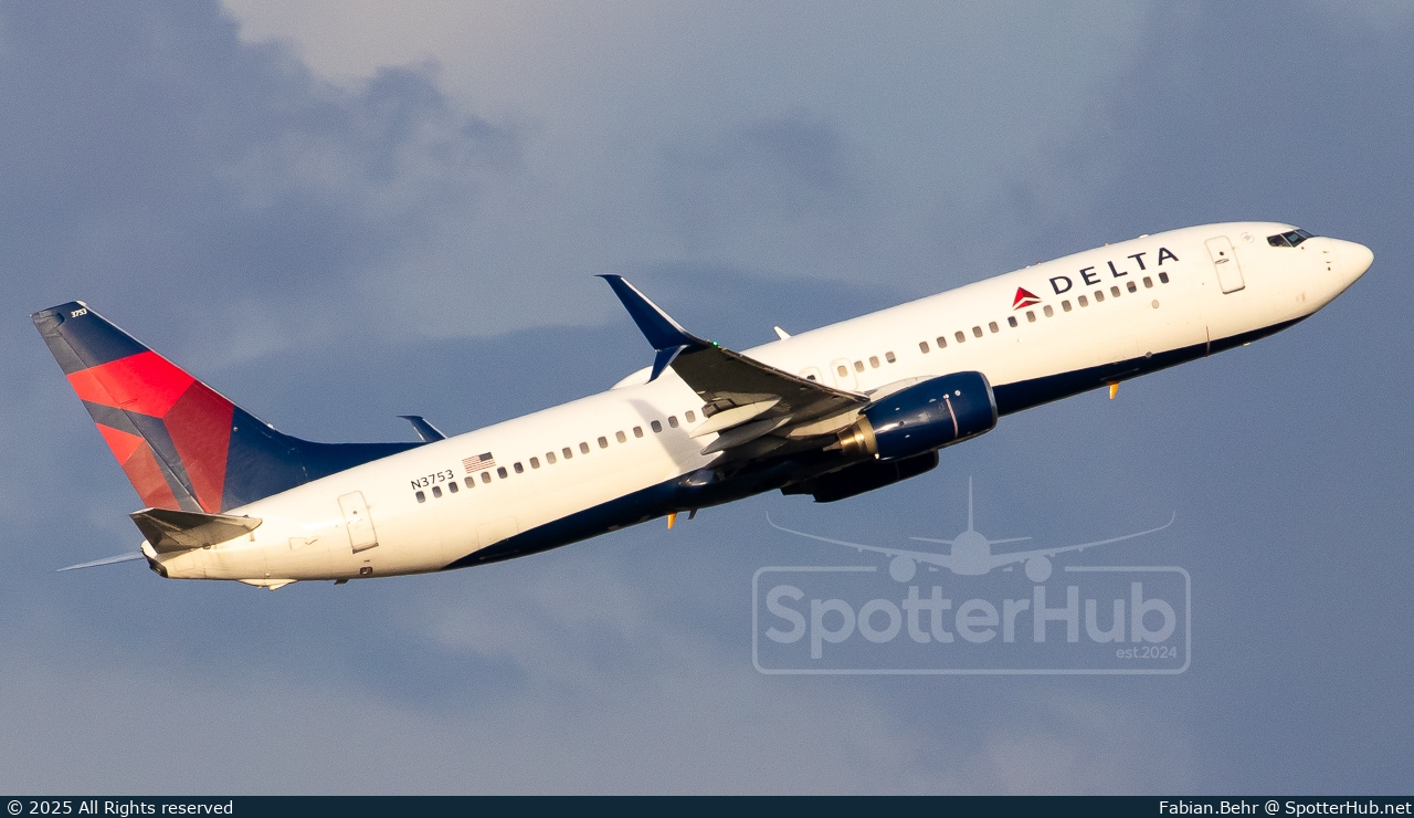 Photo of N3753 - Boeing 737-832 operated by Delta Air Lines