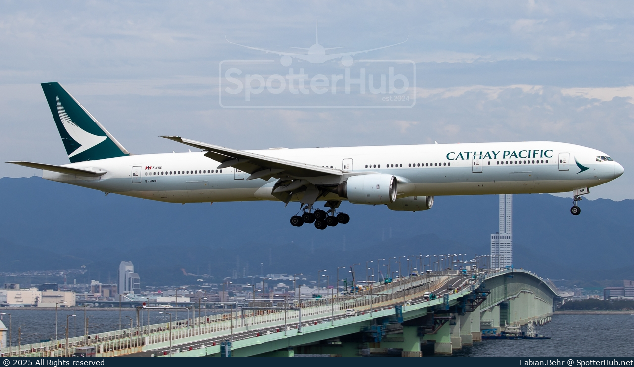 Photo of B-HNM - Boeing 777-367 operated by Cathay Pacific Airways