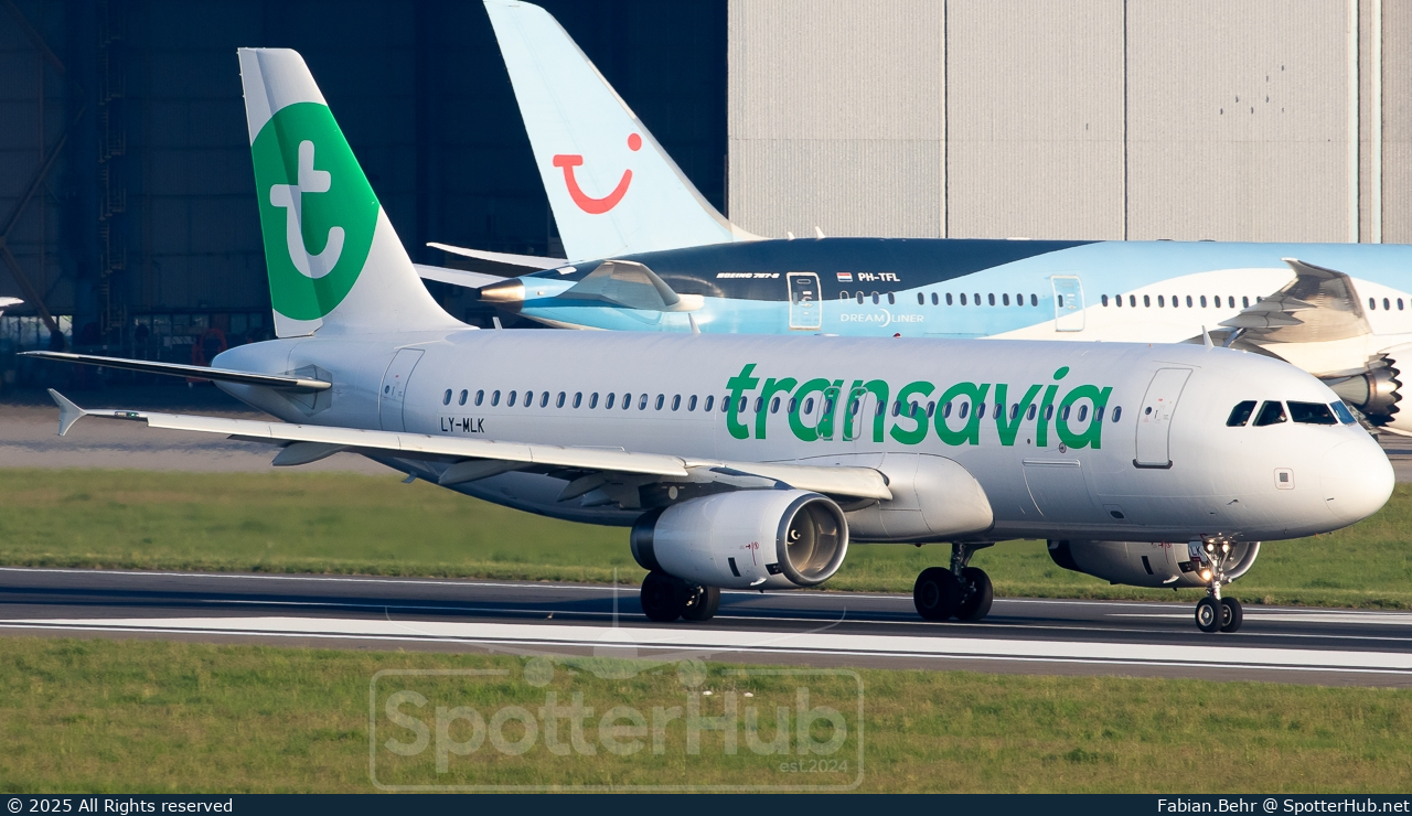 Photo of LY-MLK - Airbus A320-232 operated by Transavia (opb Avion Express)