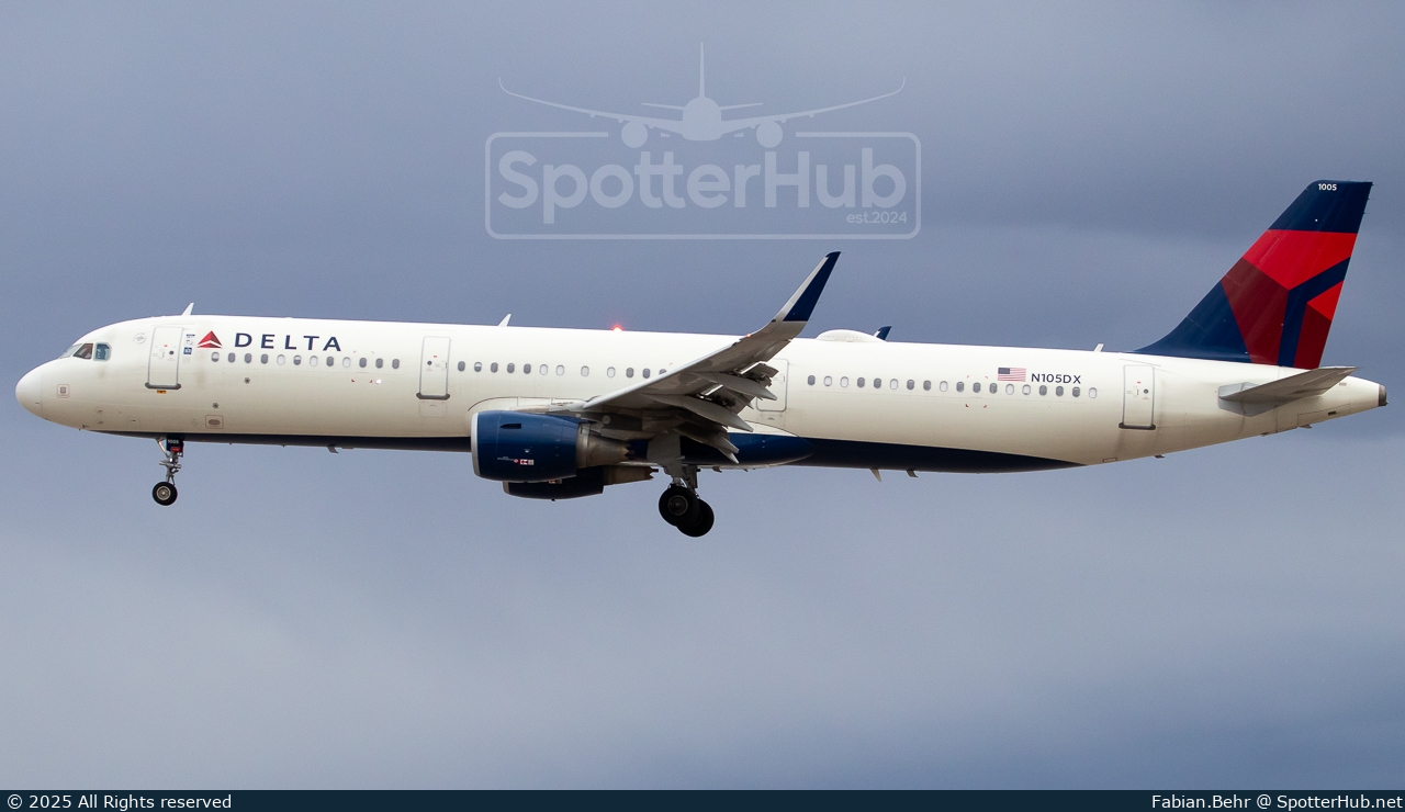 Photo of N105DX - Airbus A321-211 operated by Delta Air Lines