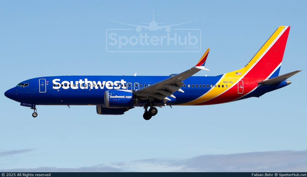 Photo of N8712L - Boeing 737 MAX 8 operated by Southwest Airlines