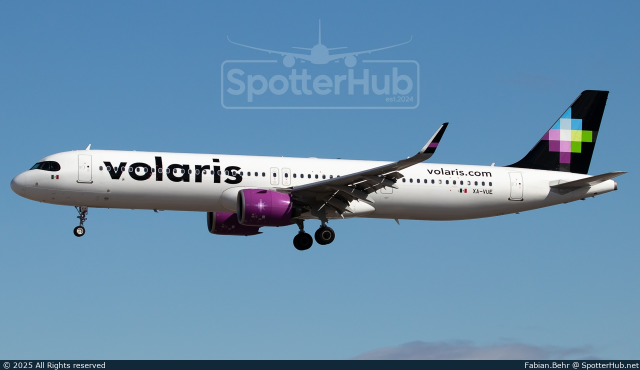 Photo of XA-VUE - Airbus A321-271NX operated by Volaris