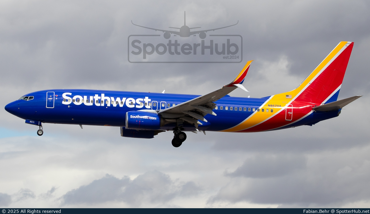 Photo of N8670A - Boeing 737-8H4 operated by Southwest Airlines