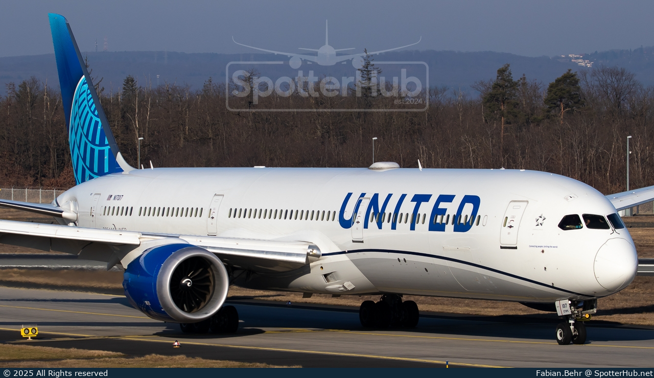 Photo of N17017 - Boeing 787-10 Dreamliner operated by United Airlines