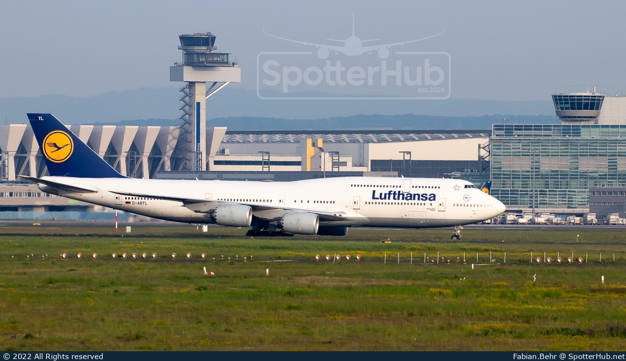 Photo of D-ABYL - Boeing 747-830 operated by Lufthansa