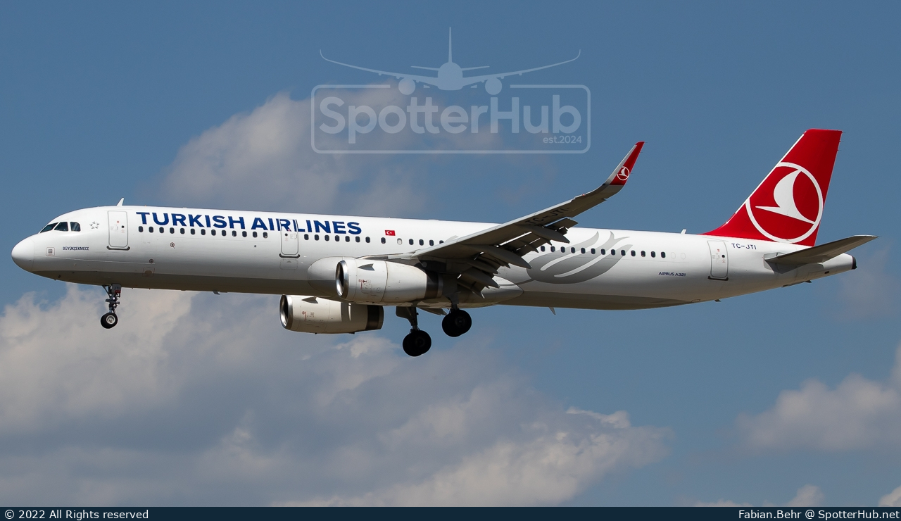 Photo of TC-JTI - Airbus A321-231 operated by Turkish Airlines