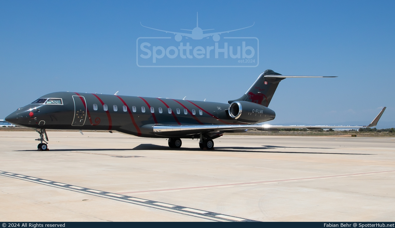 Photo of C-FLMK - Bombardier Global Express XRS operated by Execaire