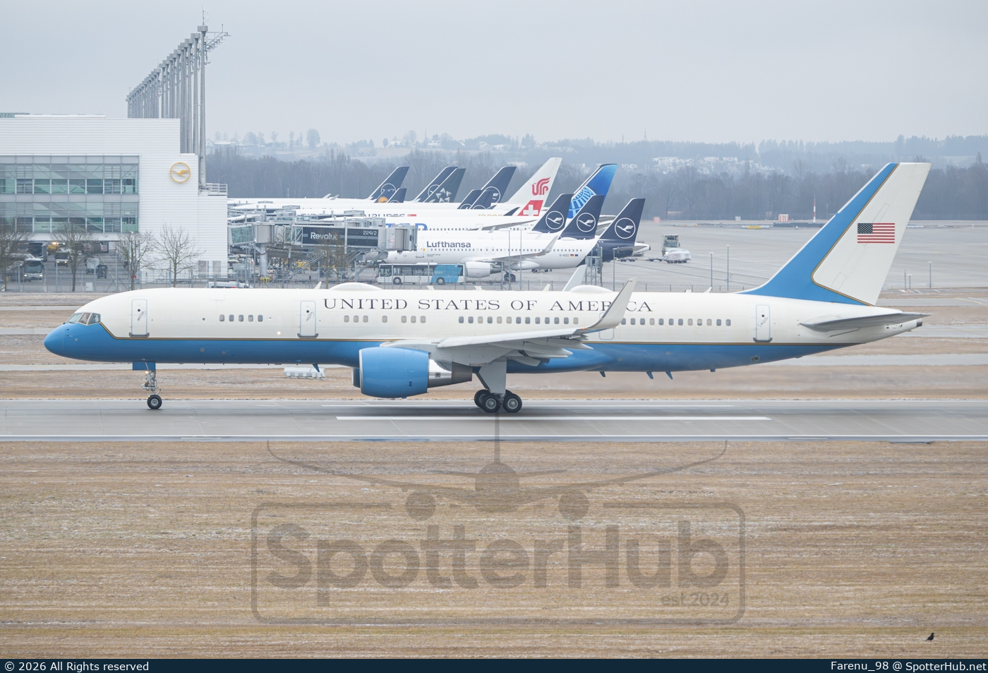 Photo of 99-0004 - Boeing C-32A operated by US Air Force
