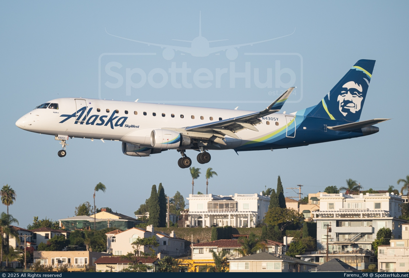 Photo of N403SY - Embraer ERJ-175LR operated by Alaska Airlines (opb Skywest Airlines)