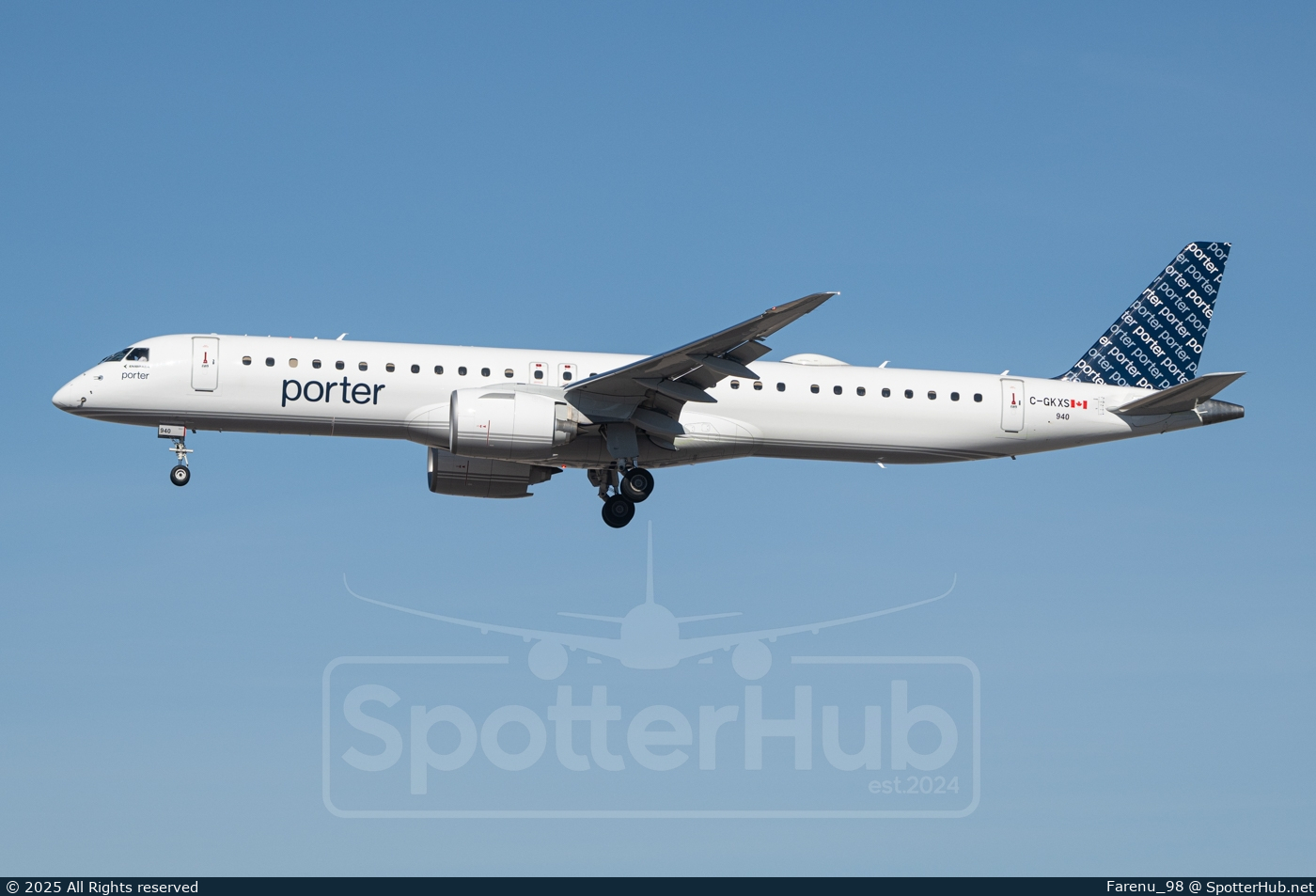 Photo of C-GKXS - Embraer ERJ-195-E2 operated by Porter Airlines