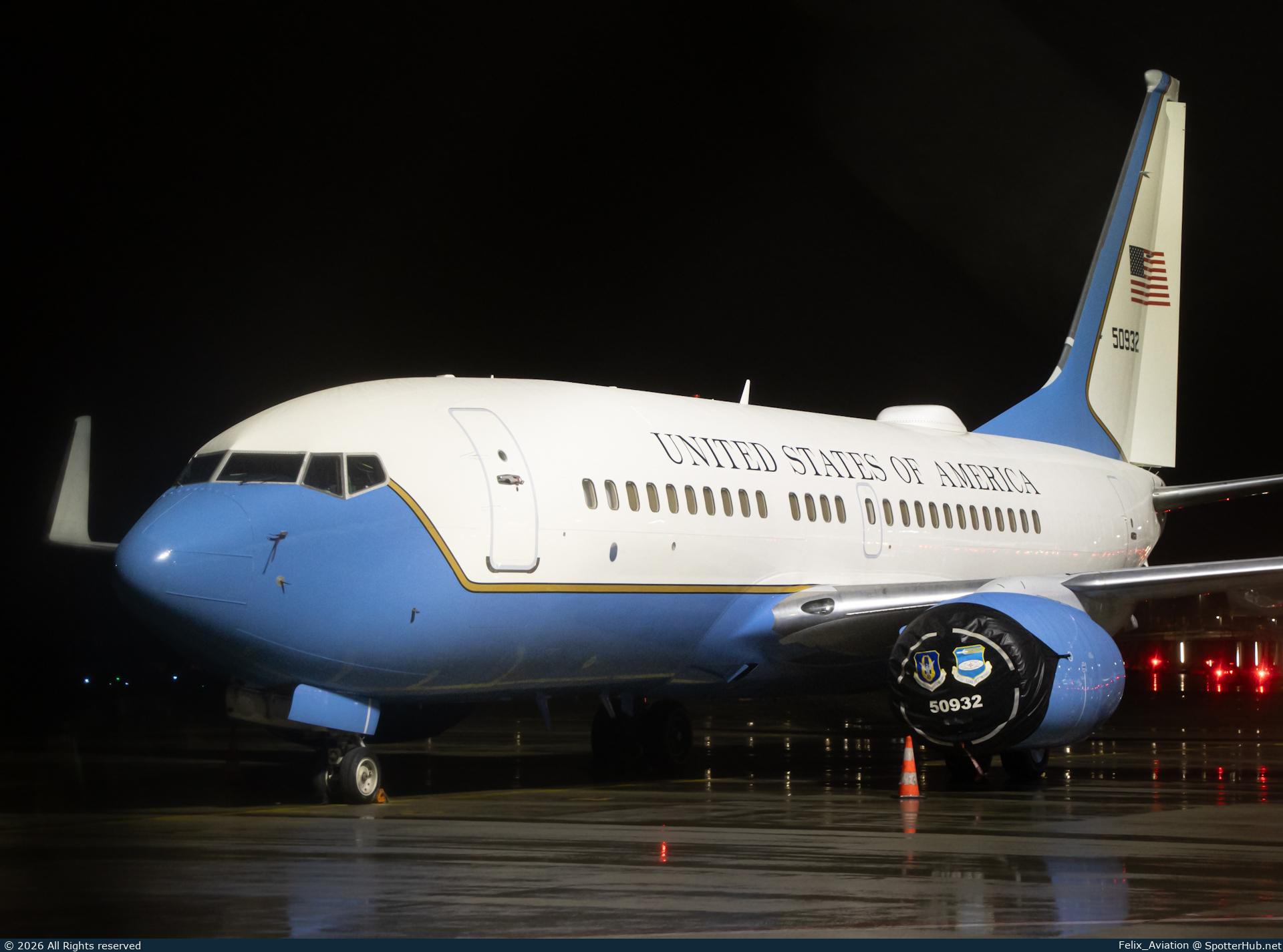 Photo of 05-0932 - Boeing C-40C operated by US Air Force