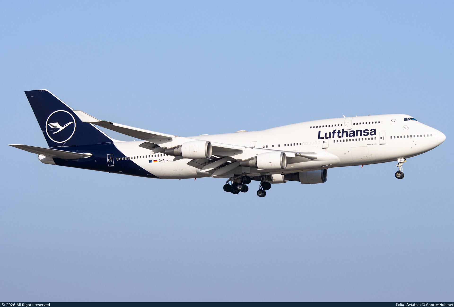 Photo of D-ABVU - Boeing 747-430 operated by Lufthansa