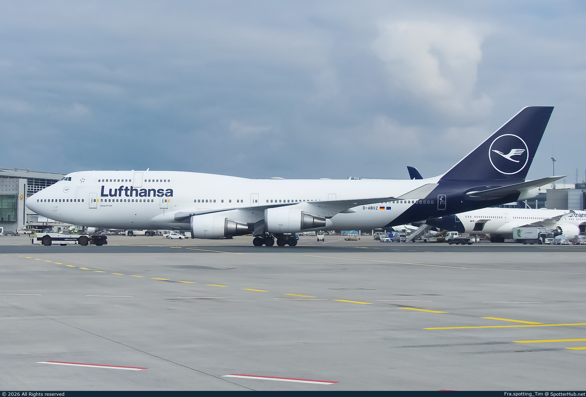 Photo of D-ABVZ - Boeing 747-430 operated by Lufthansa