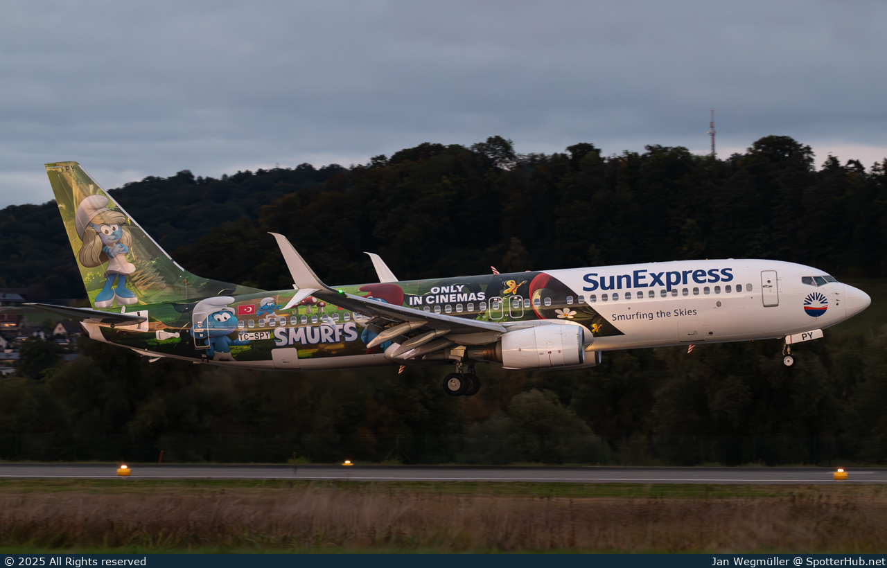 Photo of TC-SPY - Boeing 737-8EH operated by SunExpress