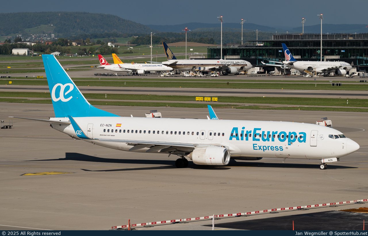 Photo of EC-NZN - Boeing 737-8KN operated by Air Europa Express (opb Aeronova)