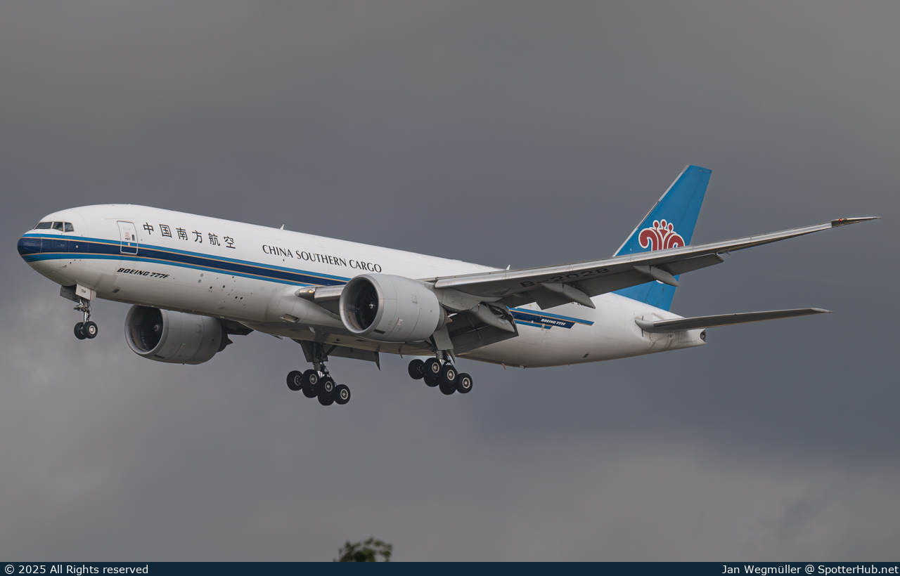 Photo of B-2028 - Boeing 777-F1B operated by China Southern Cargo