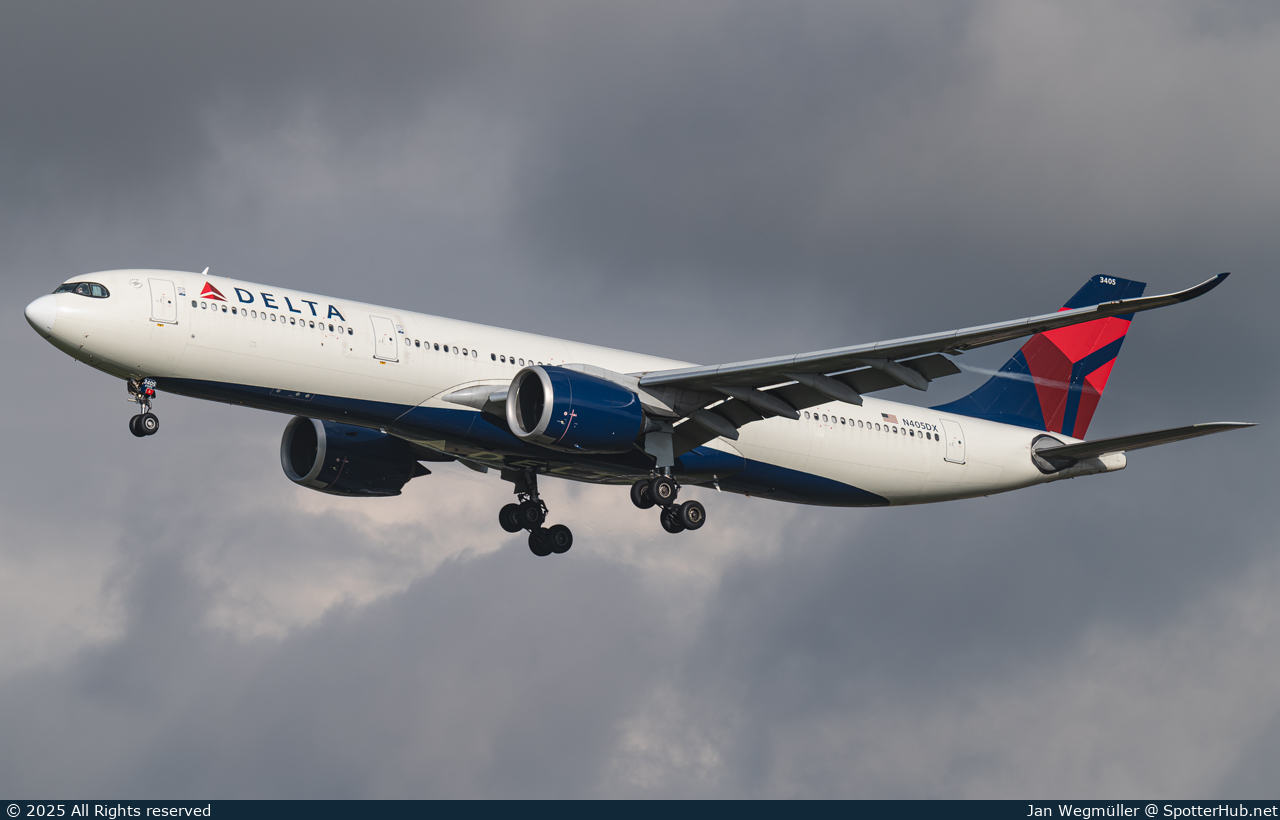 Photo of N405DX - Airbus A330-941 operated by Delta Air Lines