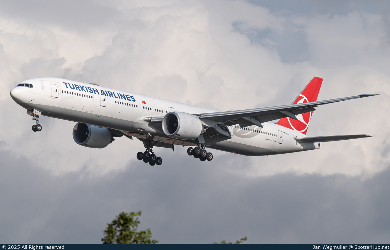 Photo of TC-LJI - Boeing 777-3F2(ER) operated by Turkish Airlines