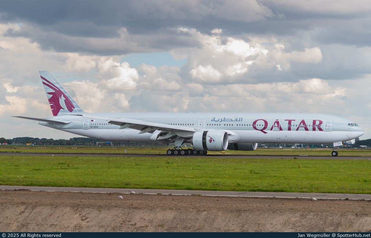 Photo of A7-BAS - Boeing 777-3DZ(ER) operated by Qatar Airways