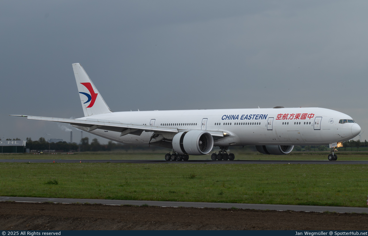 Photo of B-2003 - Boeing 777-39P(ER) operated by China Eastern Airlines