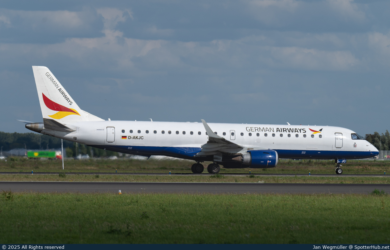 Photo of D-AKJC - Embraer ERJ-190SR operated by German Airways