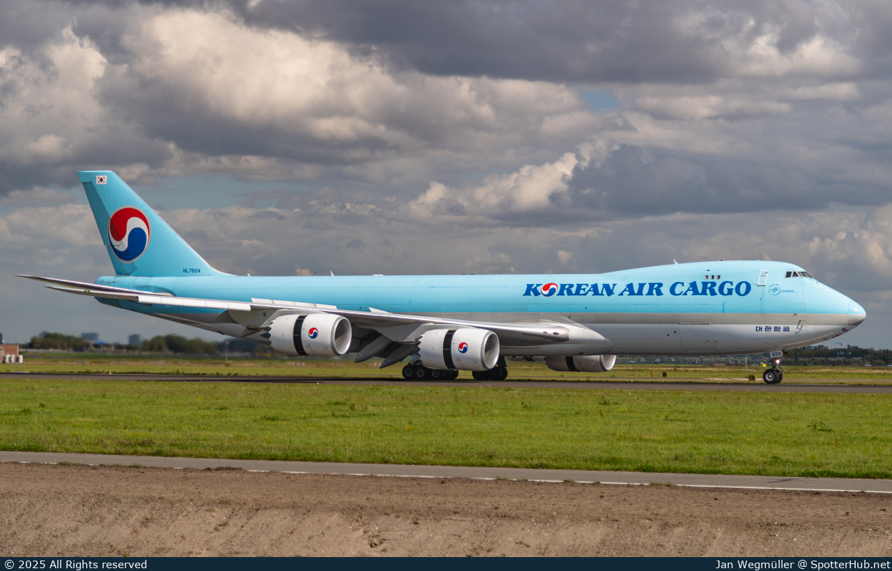 Photo of HL7624 - Boeing 747-8B5F operated by Korean Air Cargo