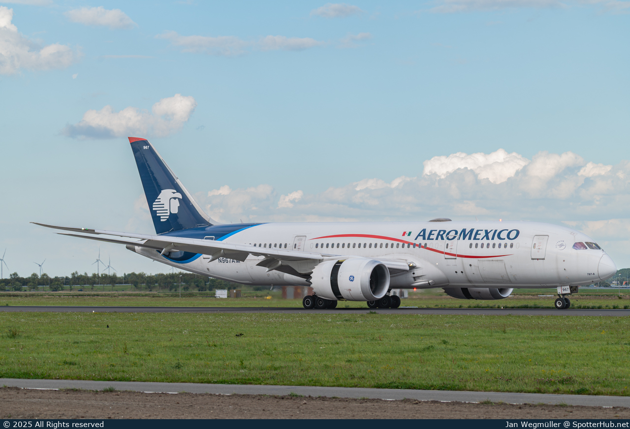 Photo of N967AM - Boeing 787-8 Dreamliner operated by Aeroméxico