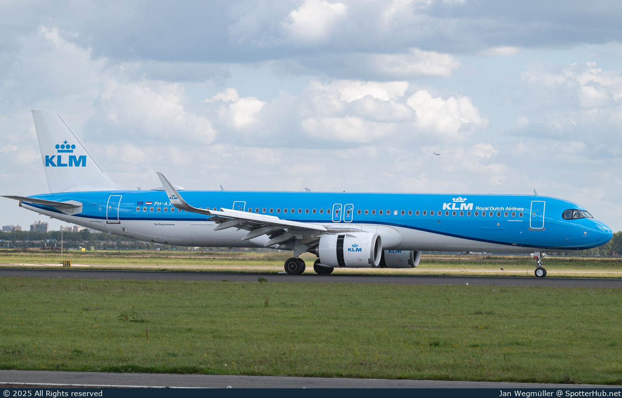 Photo of PH-AXC - Airbus A321-252NX operated by KLM Royal Dutch Airlines