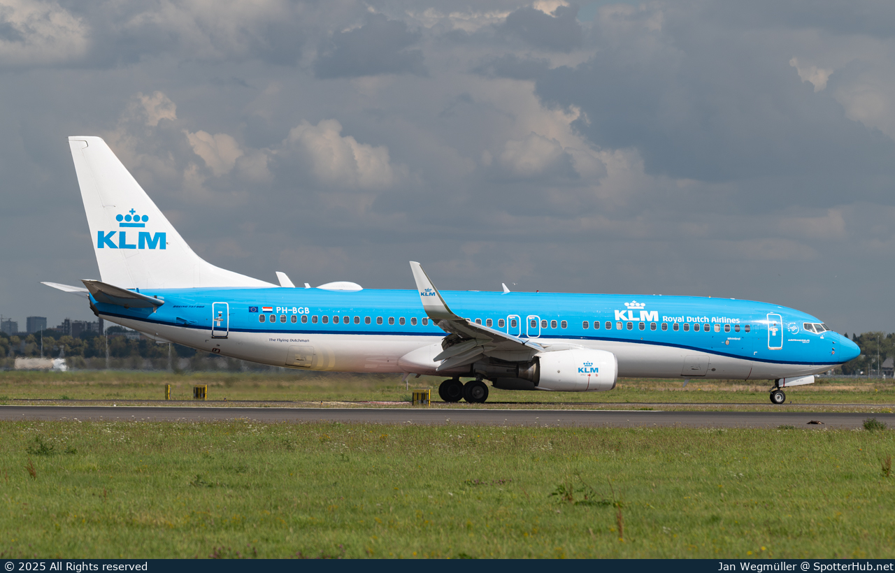 Photo of PH-BGB - Boeing 737-8K2 operated by KLM Royal Dutch Airlines