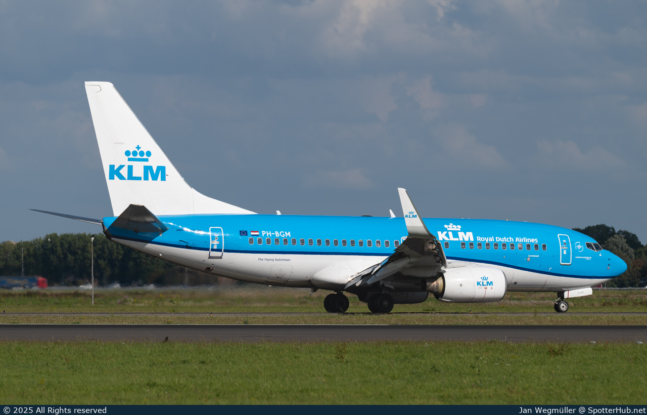 Photo of PH-BGM - Boeing 737-7K2 operated by KLM Royal Dutch Airlines