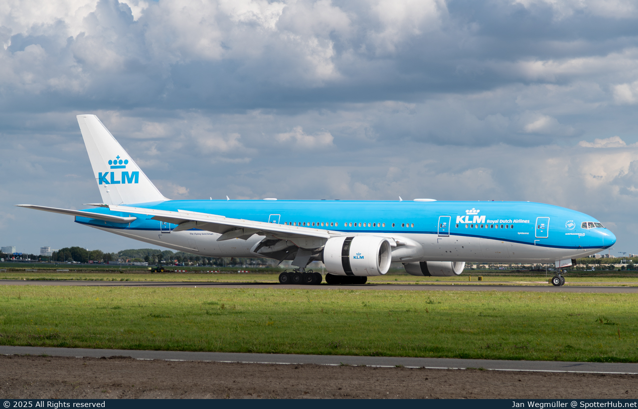 Photo of PH-BQE - Boeing 777-206(ER) operated by KLM Royal Dutch Airlines