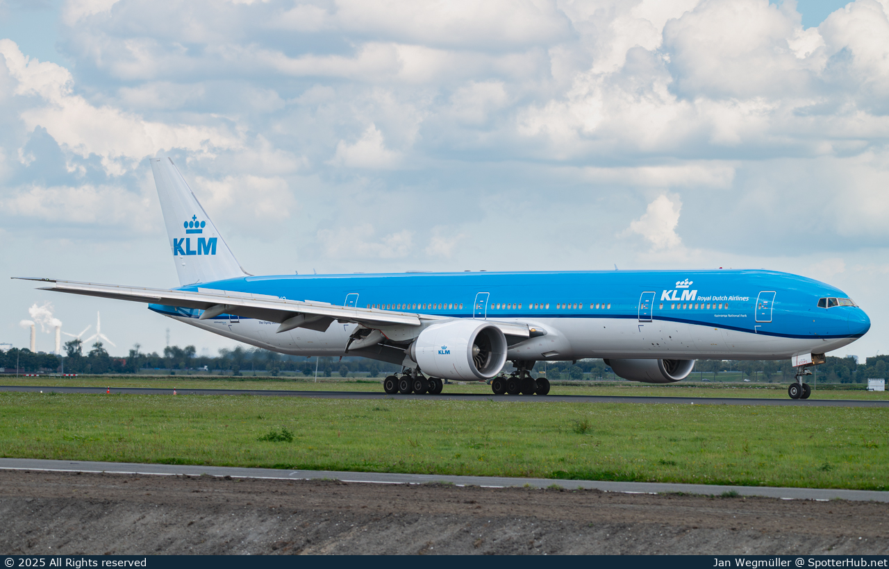 Photo of PH-BVO - Boeing 777-306(ER) operated by KLM Royal Dutch Airlines