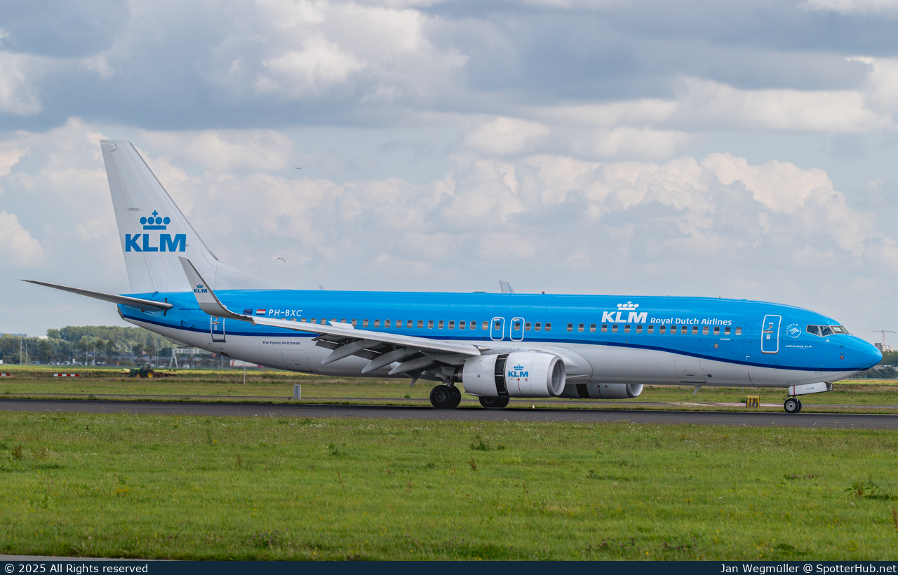 Photo of PH-BXC - Boeing 737-8K2 operated by KLM Royal Dutch Airlines
