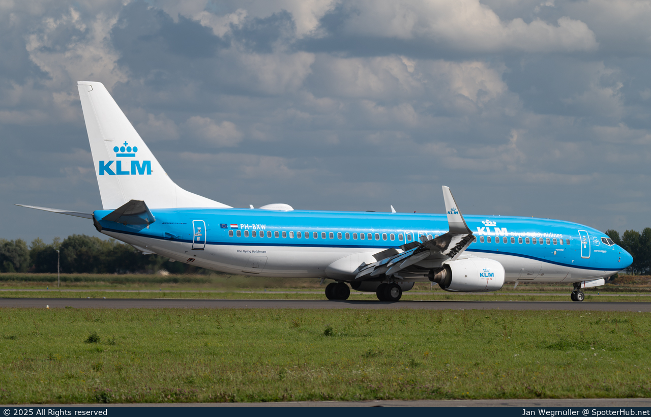 Photo of PH-BXW - Boeing 737-8K2 operated by KLM Royal Dutch Airlines