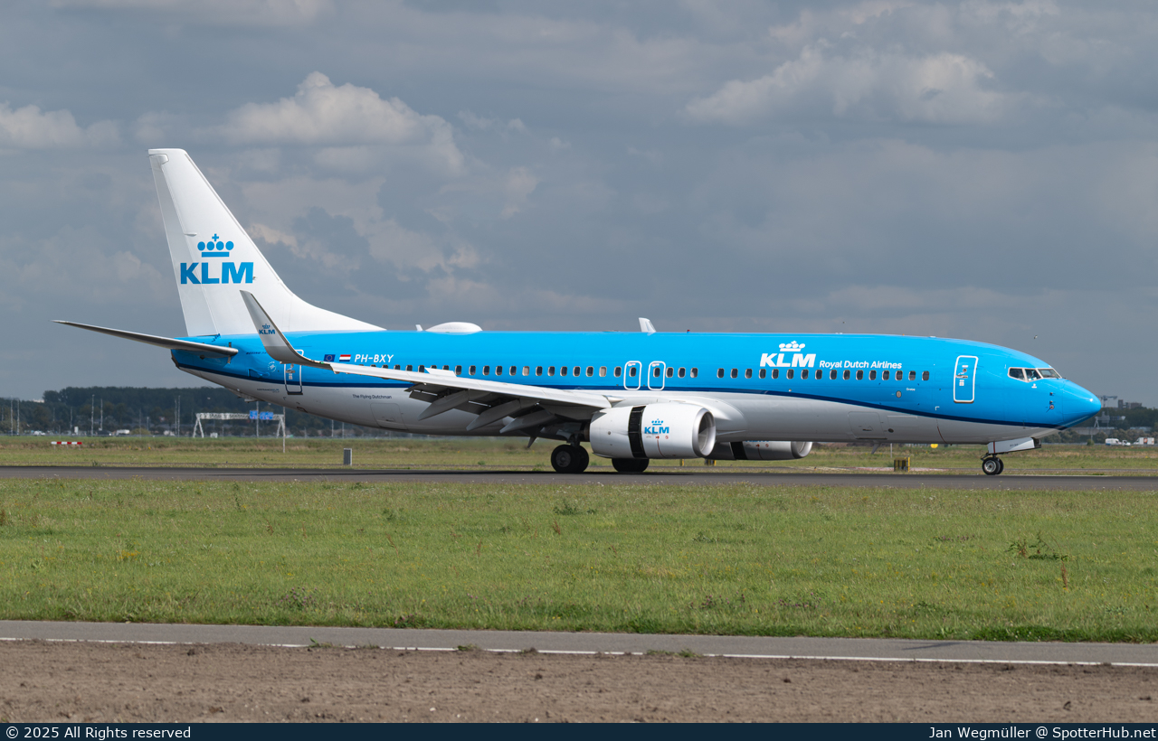 Photo of PH-BXY - Boeing 737-8K2 operated by KLM Royal Dutch Airlines