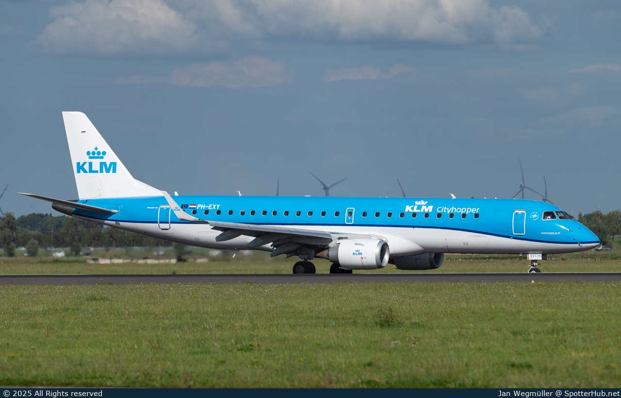 Photo of PH-EXY - Embraer ERJ-190STD operated by KLM Cityhopper