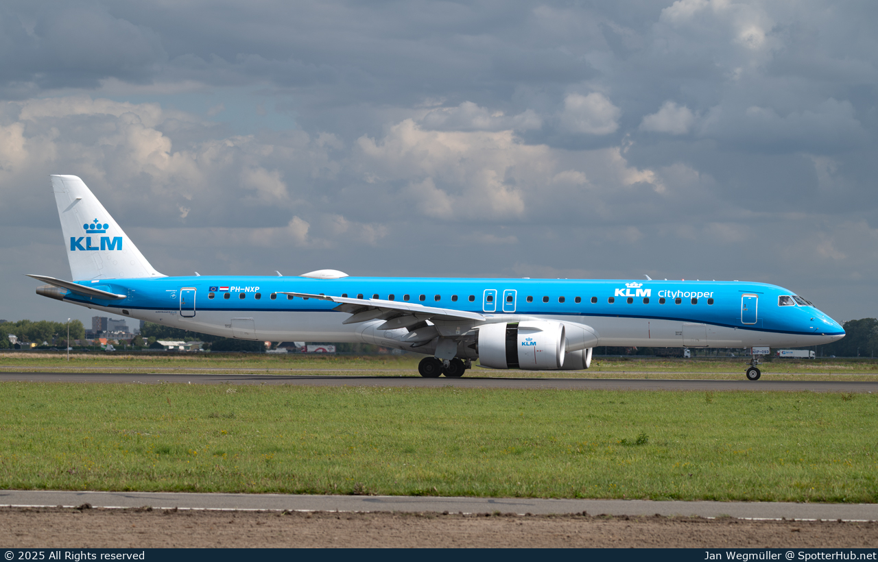 Photo of PH-NXP - Embraer ERJ-195-E2 operated by KLM Cityhopper