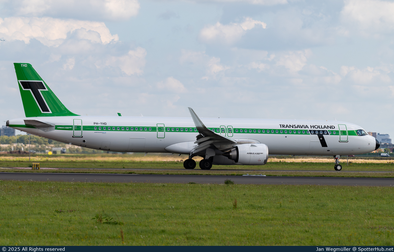 Photo of PH-YHD - Airbus A321-252NX operated by Transavia