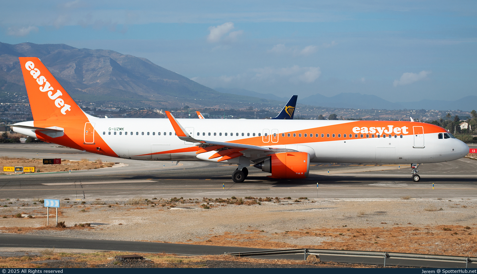 Photo of G-UZMK - Airbus A321-251NX operated by easyJet