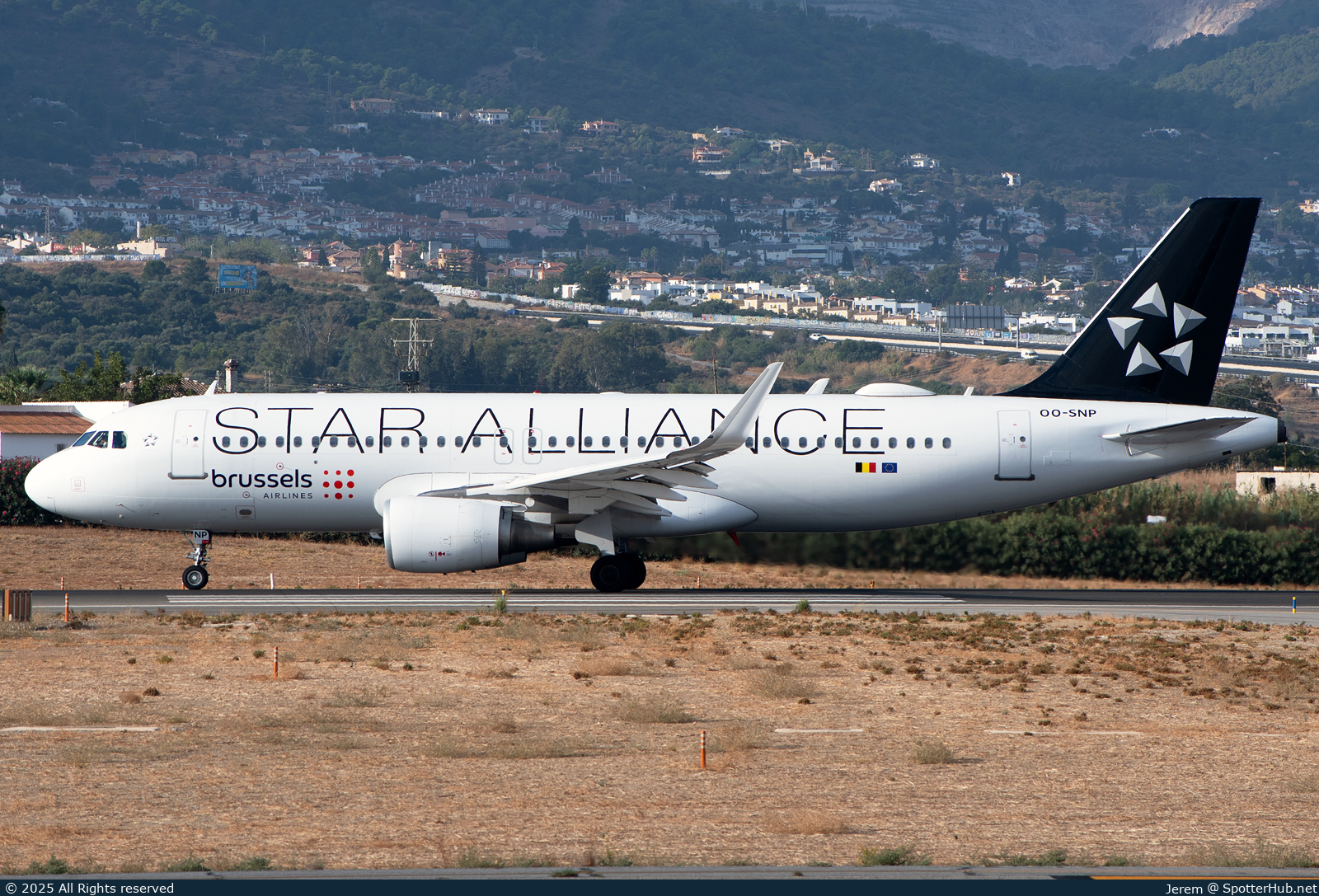 Photo of OO-SNP - Airbus A320-214 operated by Brussels Airlines