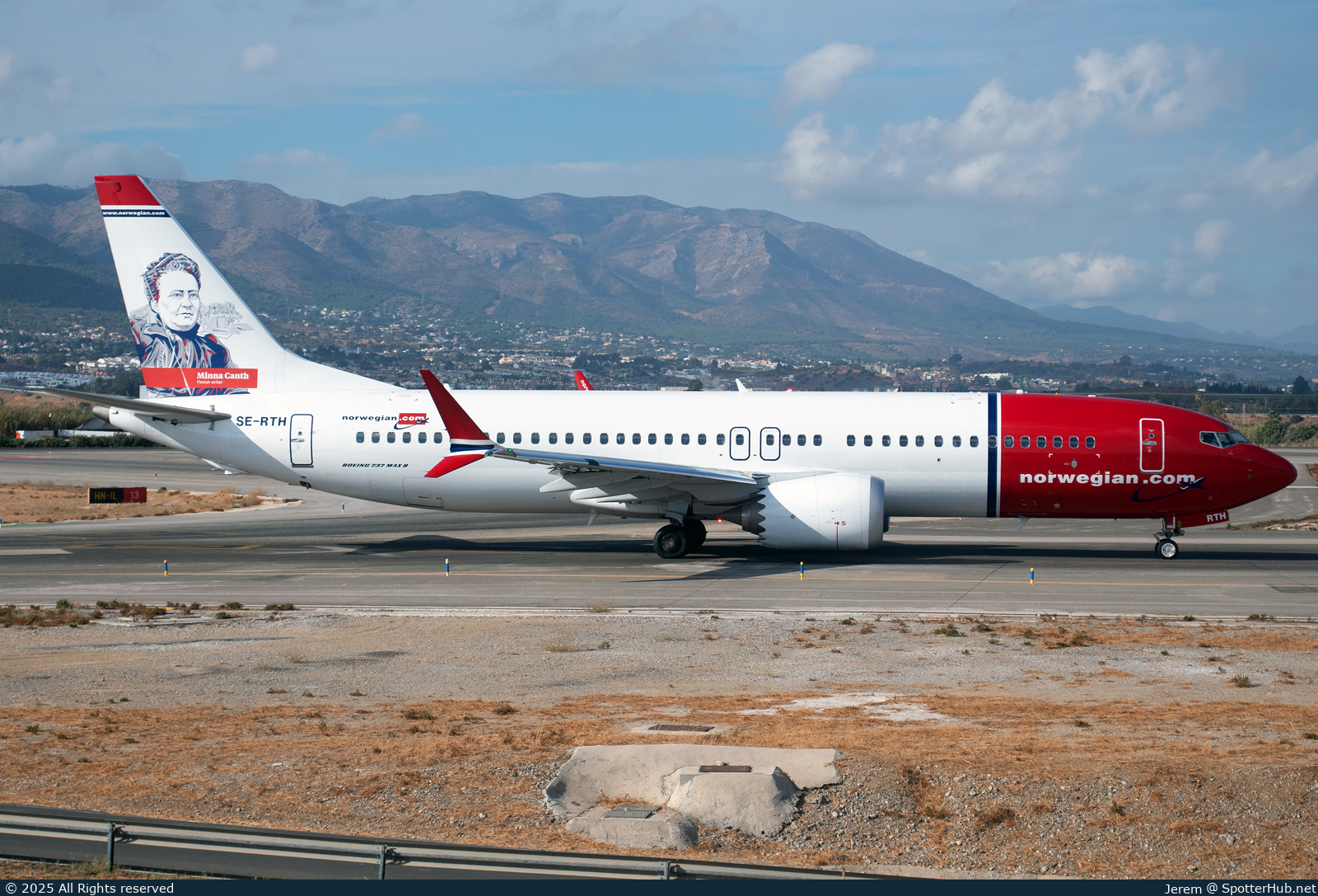 Photo of SE-RTH - Boeing 737 MAX 8 operated by Norwegian Air Sweden