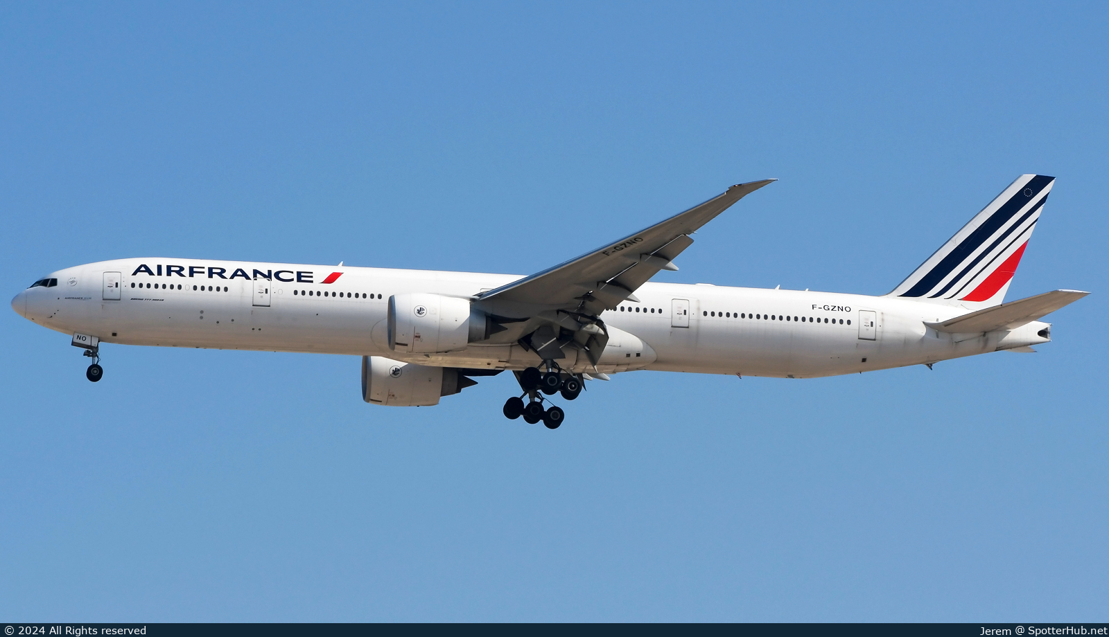 Photo of F-GZNO - Boeing 777-328(ER) operated by Air France