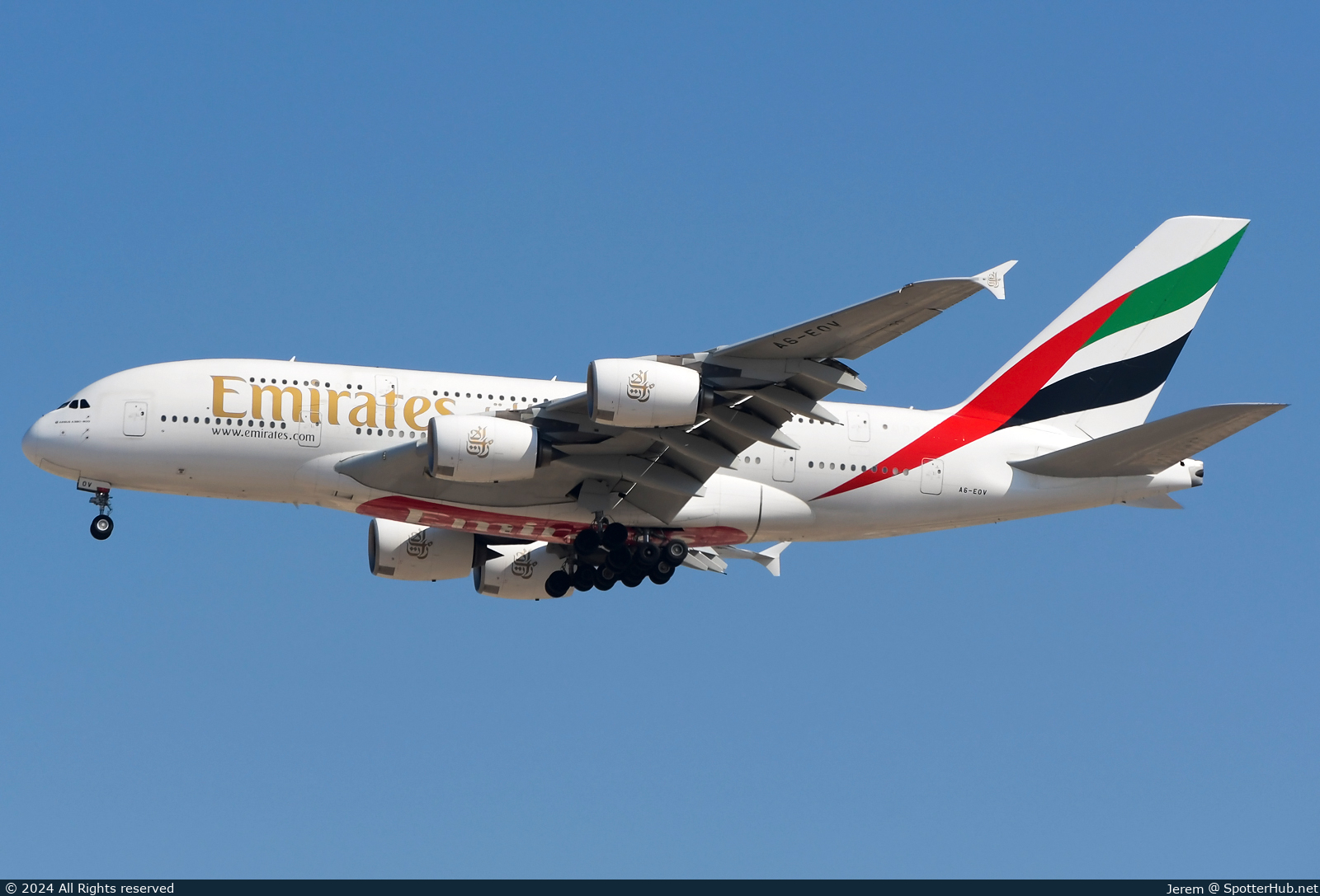 Photo of A6-EOV - Airbus A380-861 operated by Emirates